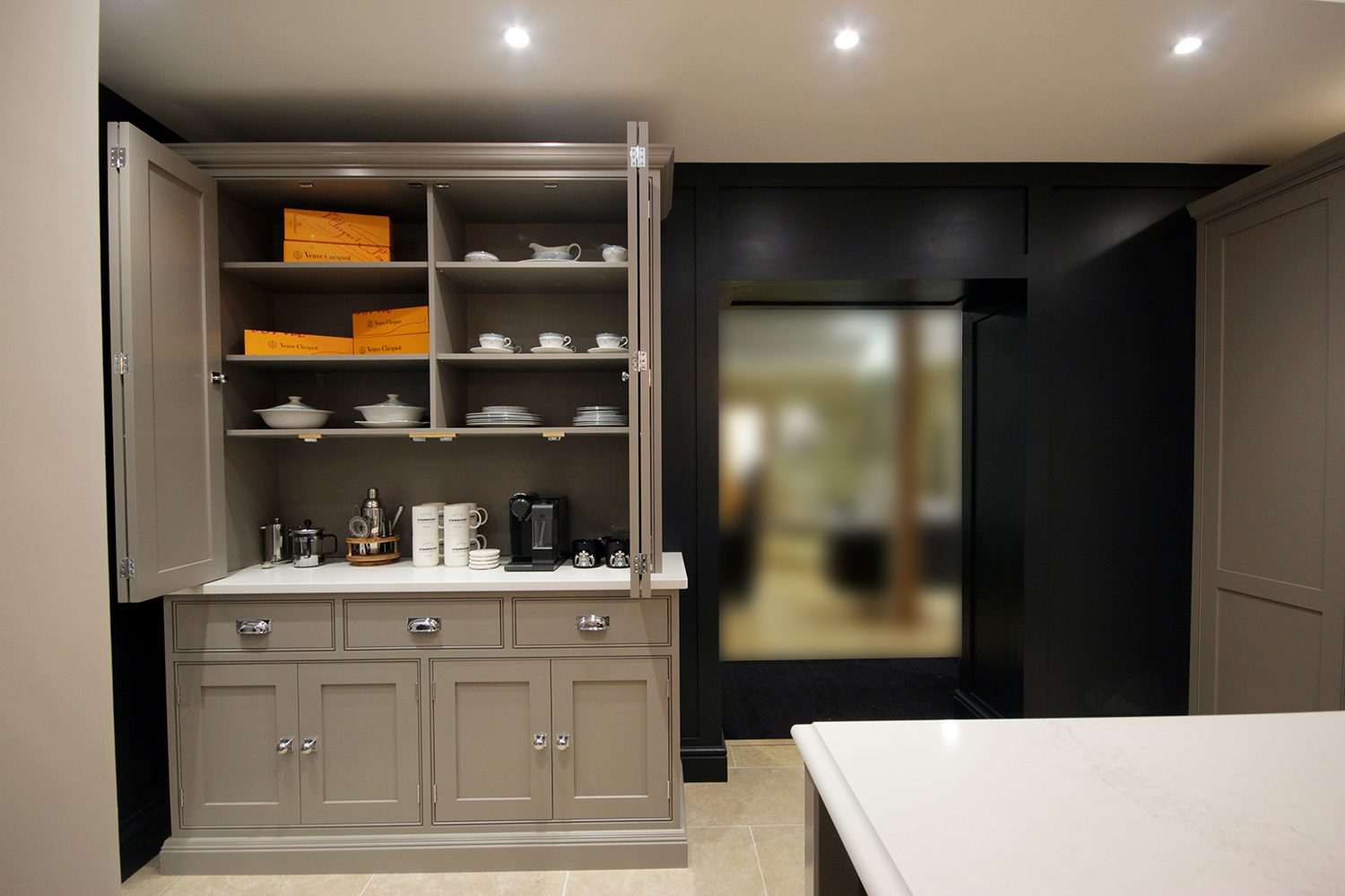 In-Frame-Shaker-Display-10