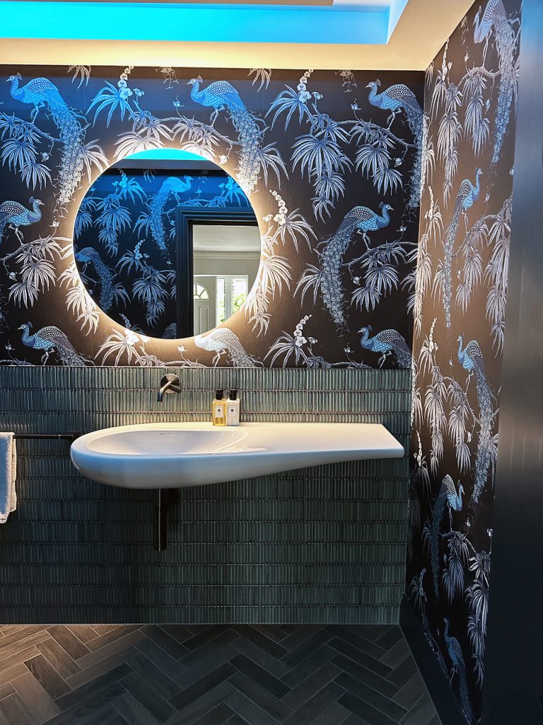 Moody cloakroom with Laufen Alessi washbasin (5)