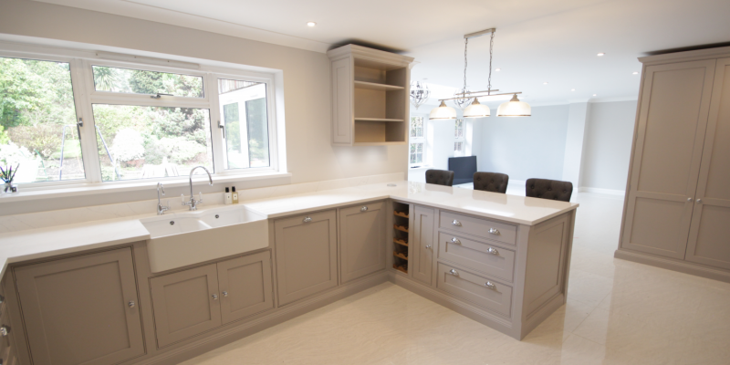 A Peninsular is still a popular alternative to an island and gives some separation from the adjoining living area .